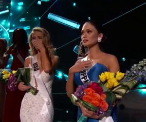 Il presentatore incorona la Miss Universo sbagliata