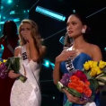Il presentatore incorona la Miss Universo sbagliata