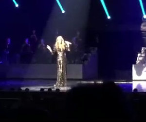 Celine Dion canta Hello di Adele, la sua voce è pazzesca