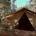 Sembra un normale campeggio ma entrando nella tenda resterai di sasso