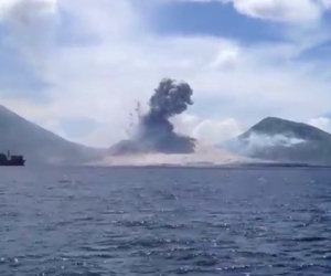 Vulcano esplode in diretta