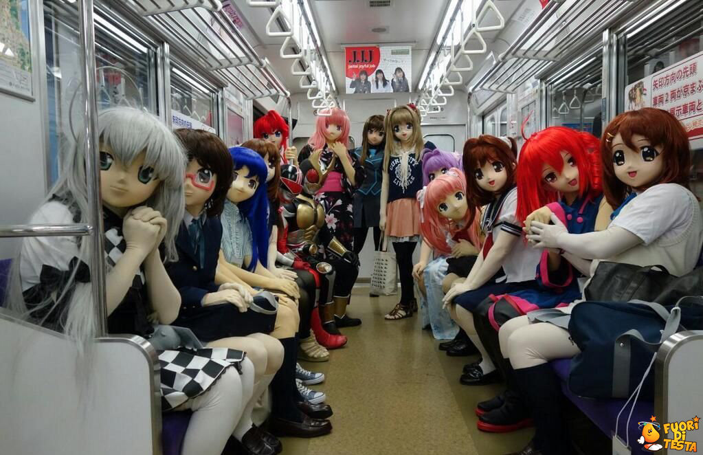 Cosplay in metropolitana