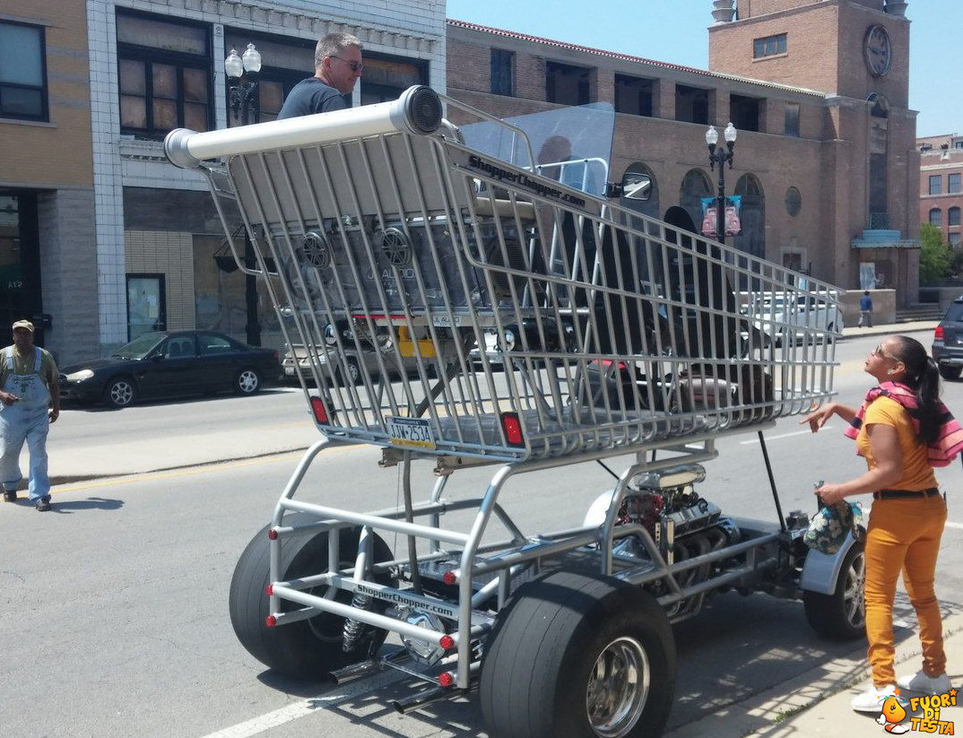 Enorme carrello a motore