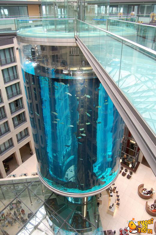 Piscina nel centro commerciale