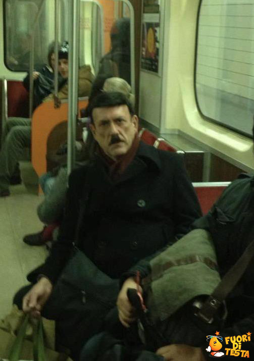 Strani personaggi in metropolitana