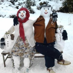 Famiglia di pupazzi di neve