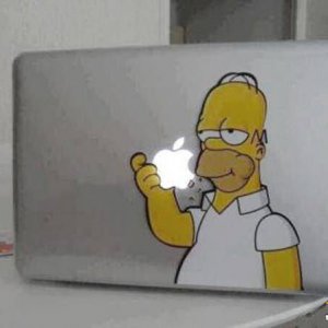 Homer mangia la... Apple