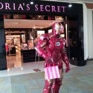 Iron Man fa shopping