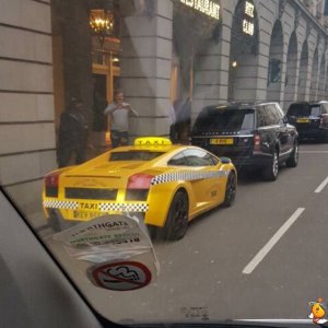 Usare una Lamborghini come taxi