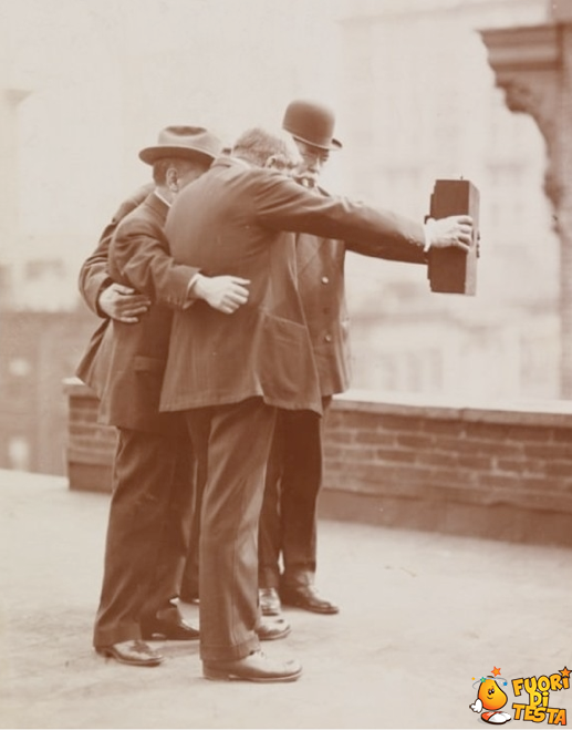 Selfie 100 anni fa