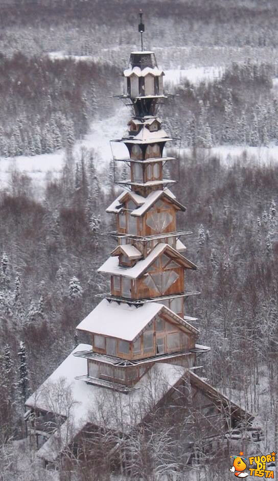 Torre abbandonata in Alaska