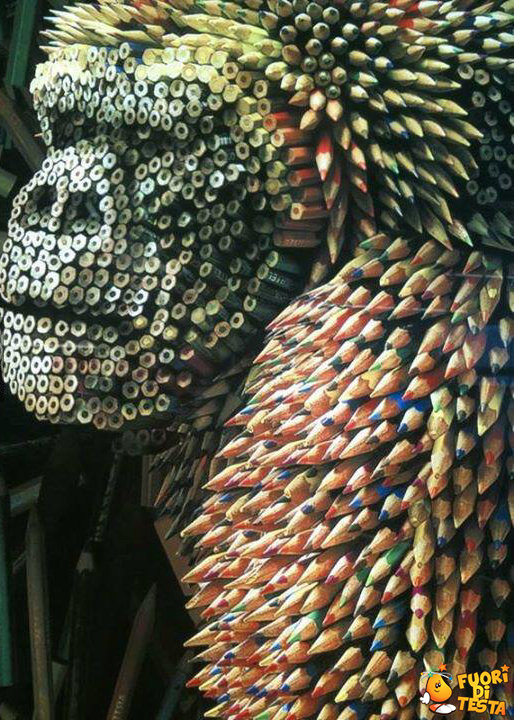 Un gorilla realizzato con le matite