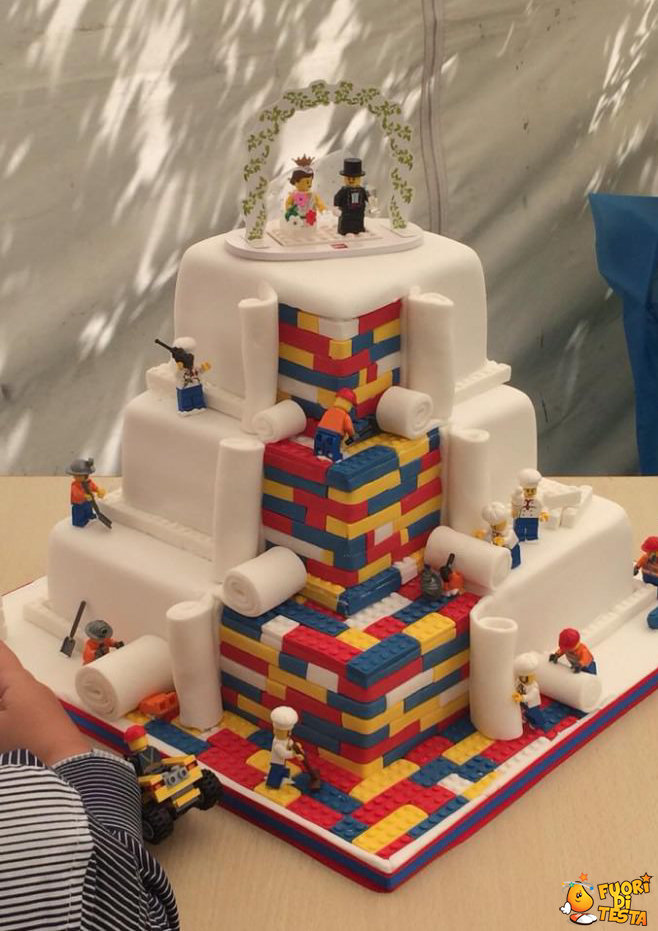 Una torta fatta coi lego