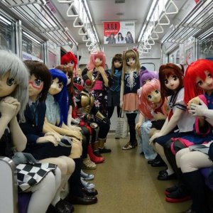 Cosplay in metropolitana