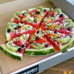 La pizza di frutta