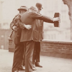 Selfie 100 anni fa
